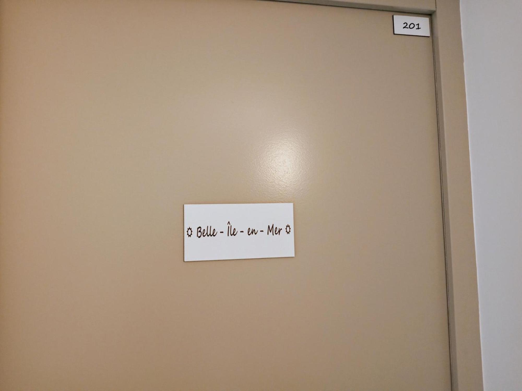 Les Studios De La Gare Linge Cafe The Inclus Wifi Vannes Ngoại thất bức ảnh