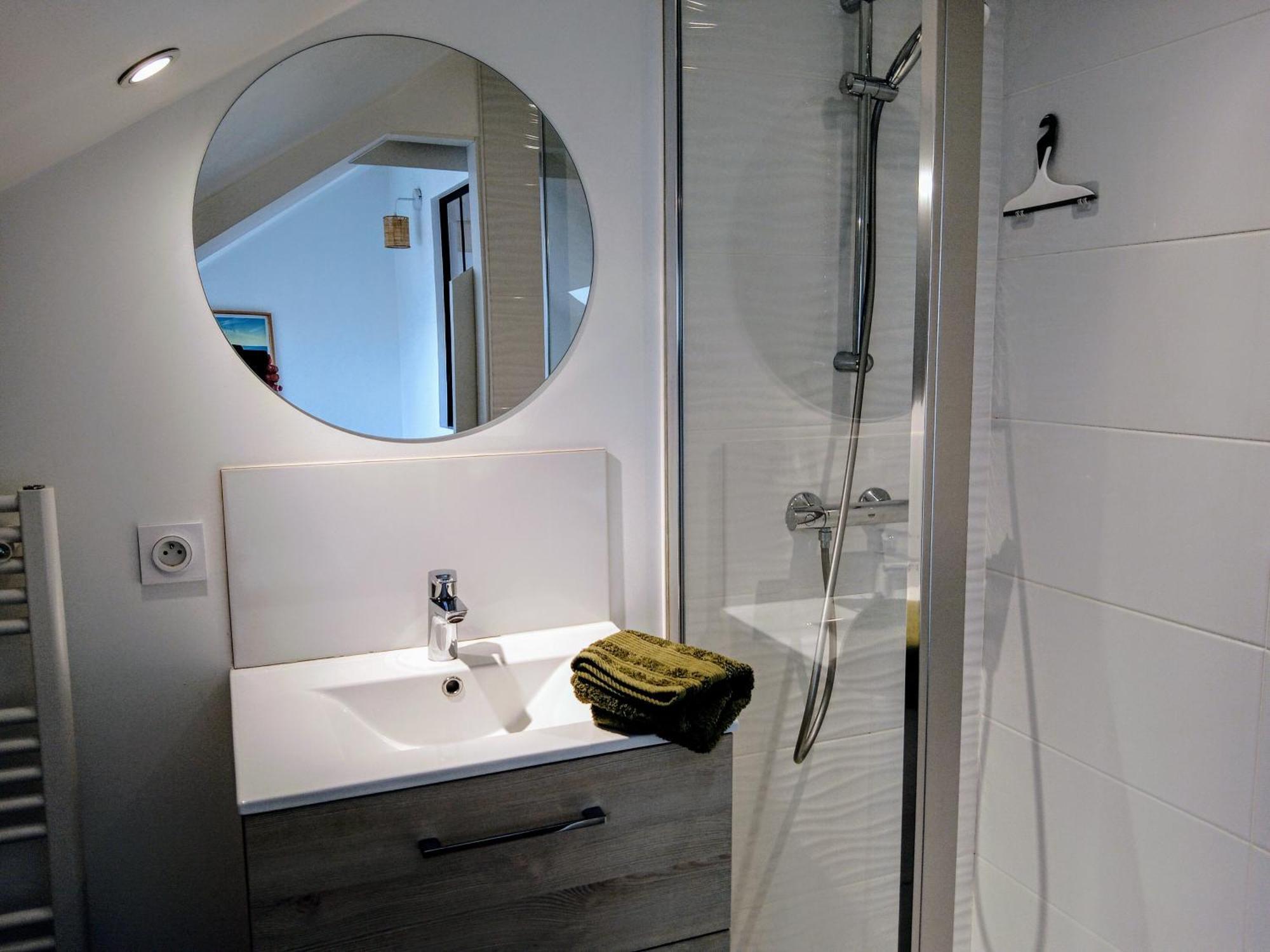 Les Studios De La Gare Linge Cafe The Inclus Wifi Vannes Ngoại thất bức ảnh